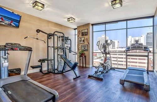 Downtown Reno Apartment | 3 Cozy Resort Studios located in Reno with nightlife & family activities.