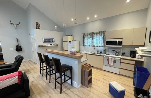 Blairmore House | 3 Crows Cabin in Blairmoren3 Bedroom 1 1/2 BathnAC and Hottub