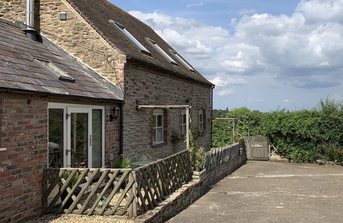 Middleton Scriven Cottage | 3 en-suite large beautiful restored stable block along side 1 bedroom cottage