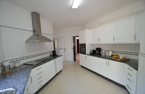 Castelo House | 3 Ensuite Villa Galé Free WIFi + Barbecue + Private Pool