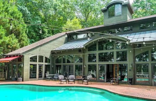 Midlothian House | 3 Family friendly Waterfront homes w/pool, private property with amenities!