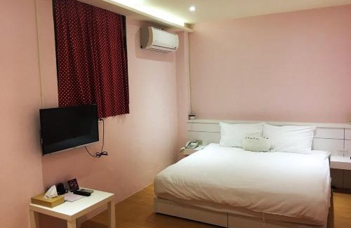 Nangan Bed & Breakfast | 3 Feet Cat