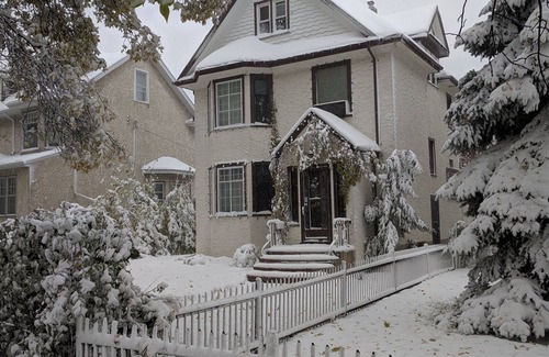 East Kildonan House | 3 floors character house
