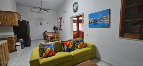 Sliema Villa | 3 Floors Villa on Promenade 4 bedrooms 3 bathrooms VR