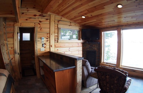 Park Rapids Cabin | 3 ft from water - tiny house with everything you need