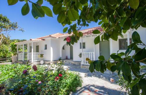 Koukounaries Apartment | 3 Goddesses' studios
