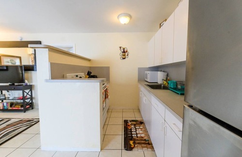 Edgewood Apartment | #3 Heated Pool, Large Yard, 1BR+sunroom/office