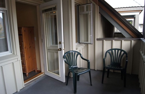 Village North House | 3 Level/2 BR Townhouse,Private Hot Tub, Great Location, Sleeps 6