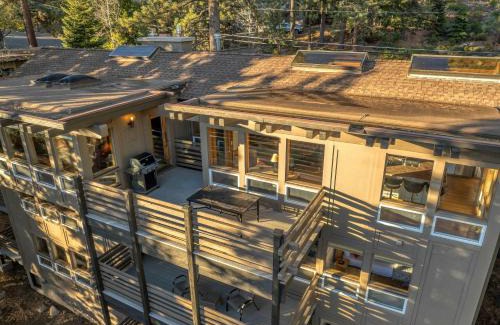Lake Forest House | 3-Level Getaway Minutes from Lake Tahoe