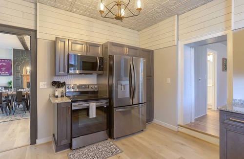 Annville House | 3 Levels w/Gameroom, Firepit, Grill Near Hershey Walkable To Restaurants & Bars