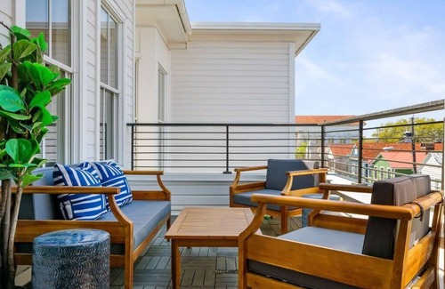 Cannonborough Elliotborough Villa | 3 Luxury Houses w/Patios | 1 Block from King St