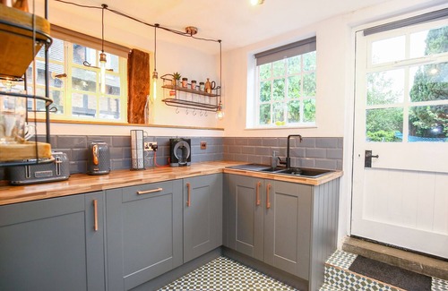 City Centre Cottage | 3 MASONS COURT, family friendly in Stratford-Upon-Avon