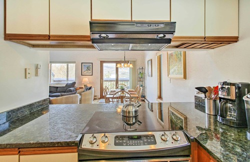 Carroll County Condo | 3 Mi to Attitash Resort: Condo w/Mtn Views!