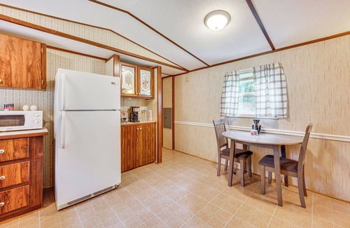 New London House | 3 Mi to Badin Lake: Quiet New London Retreat