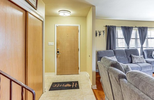 Sinking Spring House | 3 Mi to Berkshire Mall Suburban Stay with Yard!