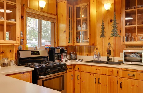 Dorrington Cabin | 3 Mi to Big Trees State Park: Cabin w/Scenic Deck