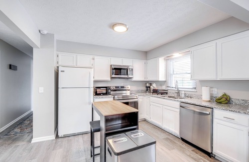 Fairlawn House | 3 Mi to Cuyahoga Valley NP: Fairlawn Family Home!