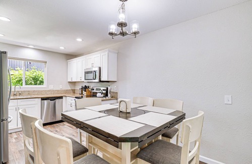 Reno Condo | 3 Mi to Downtown Reno: Charming Condo w/Patio