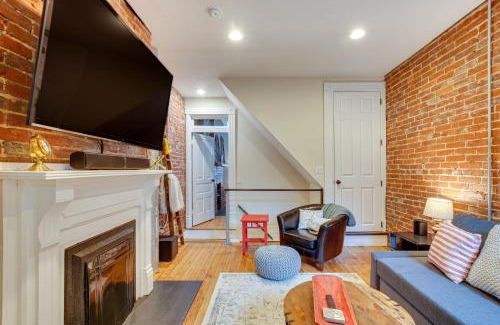 Lawrenceville House | 3 Mi to Dtwn Charming Row House in Pittsburgh