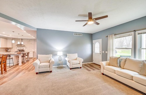 South Haven House | 3 Mi to Dtwn Family-Friendly Home in South Haven!