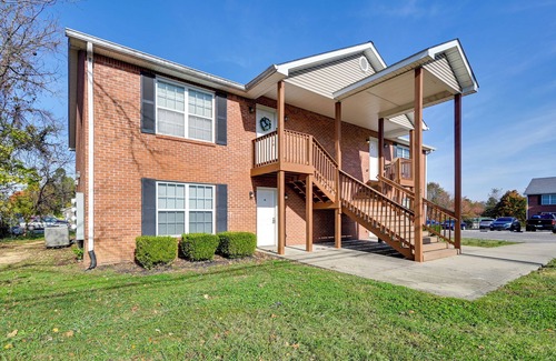 Elizabethtown Apartment | 3 Mi to Dtwn: Pet-Friendly Apt in Elizabethtown!