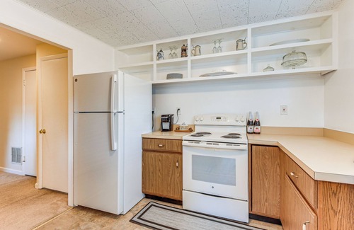 Silver Spring Apartment | 3 Mi to Dtwn Silver Spring: Convenient Apartment