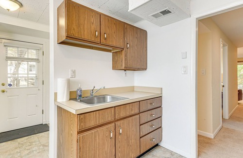 Silver Spring Apartment | 3 Mi to Dtwn Silver Spring: Convenient Apartment