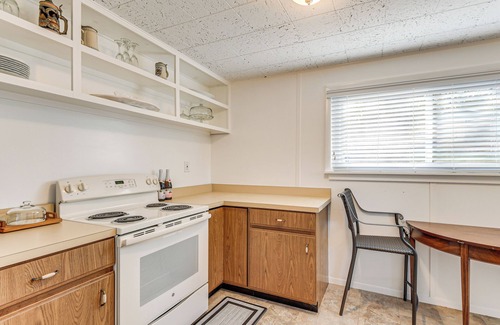 Silver Spring Apartment | 3 Mi to Dtwn Silver Spring: Convenient Apartment