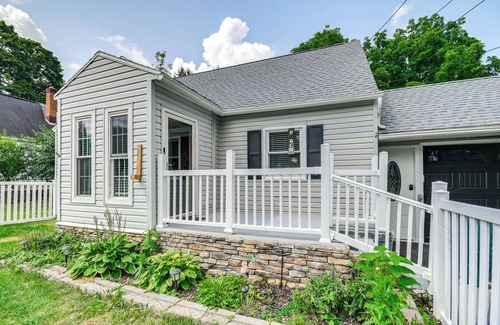 Syracuse House | 3 Mi to Dtwn Syracuse: Home w/Fenced Yard!