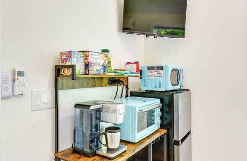 Winston - Salem Apartment | 3 Mi to Dtwn Winston-Salem: Studio on Miller Park!