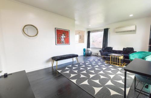 Auburn House | 3 Mi to Emerald Downs Pet-Friendly Home