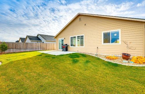 Caldwell House | 3 Mi to Lake Lowell Caldwell Home with Yard and Grill
