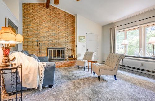 Lansing Apartment | 3 Mi to Michigan State Apt with Patio in Lansing!