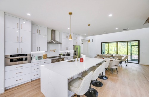 East Naples House | 3 Mi to Naples Beach: Luxurious Home w/ Pool!