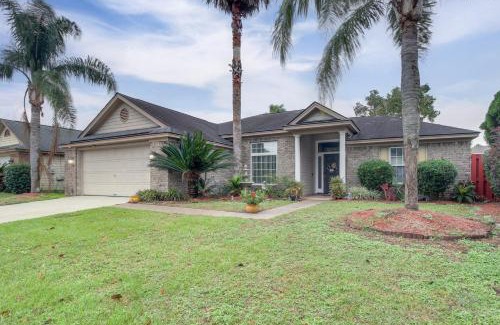 Windsor Forest House | 3 Mi to Oglethorpe Mall Home with Fenced Yard!