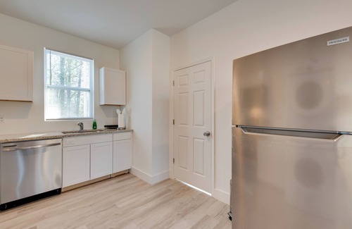 Mableton Apartment | 3 Mi to Six Flags: Apartment in Metro Atlanta