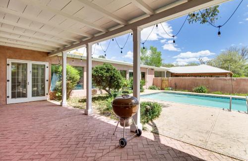 Near North Valley House | 3 Mi to Zoo and Garden Spacious Albuquerque Home