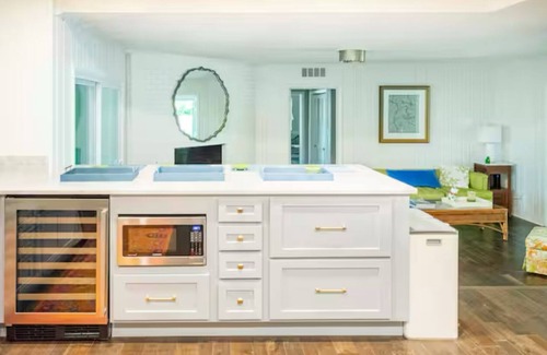 Winston - Salem House | 3 miles from Wake Forest University House/Winston-Salem-sleeps 12