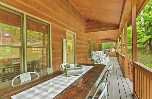 Dahlonega House | 3 miles to downtown! Renovated Luxury Cabin - wine cellar, firepit, theater room