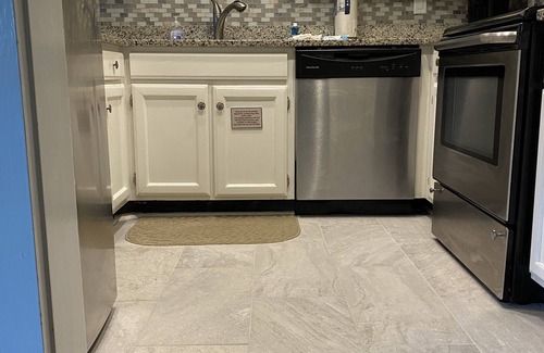 South Beach Condo | 3 Min Walk to Beach & Marina-Free Bikes/Pool/Tennis
