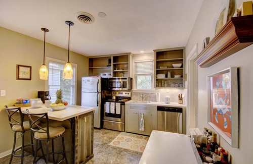 Saint Simons Island House | 3-Min Walk to Beach Dog-Friendly 1940s Charm St. Simons Island