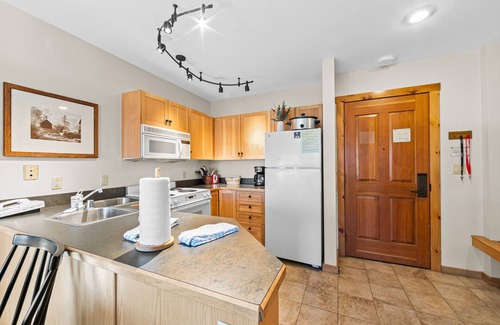 River Run Condo | 3 min Walk to Gondola, Private Balcony w/Decrum Square & Mountain Views