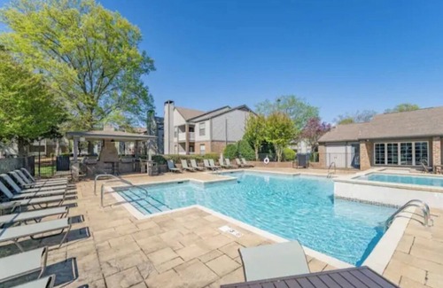 Sherwood Park Apartment | 3 mins from Arsenal &Bridge Street plaza