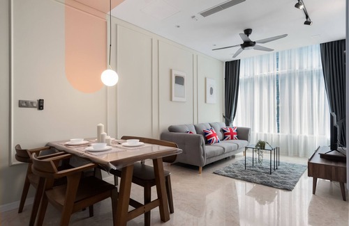 Kuala Lumpur City Centre Apartment | 3 Mins-Walking Distance to KLCC, Luxury Apartment at Sky Suites KLCC