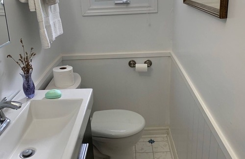 Tiny Cottage | 3 minute walk to beautiful sandy beach on Georgian Bay.