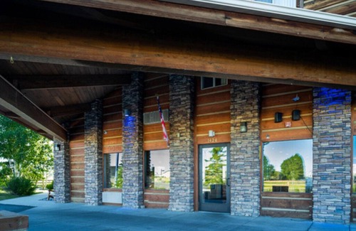 Pinedale House | 3-minute walk to Rendezvous Meadows! Next to a golf course, w/indoor pool & gym
