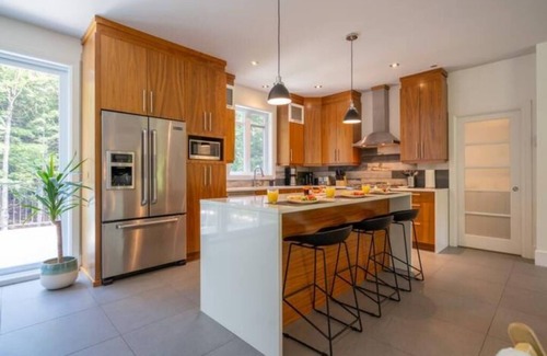 Orford Cottage | 3 minutes from Mont Orford - Large House & Hot Tub
