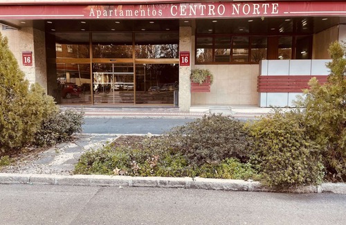 Cotos Apartment | 3 minutes from the Chamartín Station with pool!