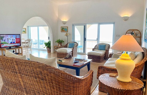 Island Harbour House | 3 minutes to Shoal Bay Beach - Spectacular Ocean Views