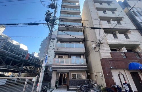 Shinsekai Apartment | 3 minutes walk from Ebisu station, 30 minutes from USJ, 10 minutes walk from Namba and Nihonbashi! 24h supermarket 2 min walk, many convenience stores, Don Quijote, Tsutenkaku Tower and other tourist attractions nearby!